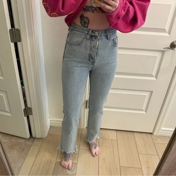 Superdown Jeans - Picture 2 of 6